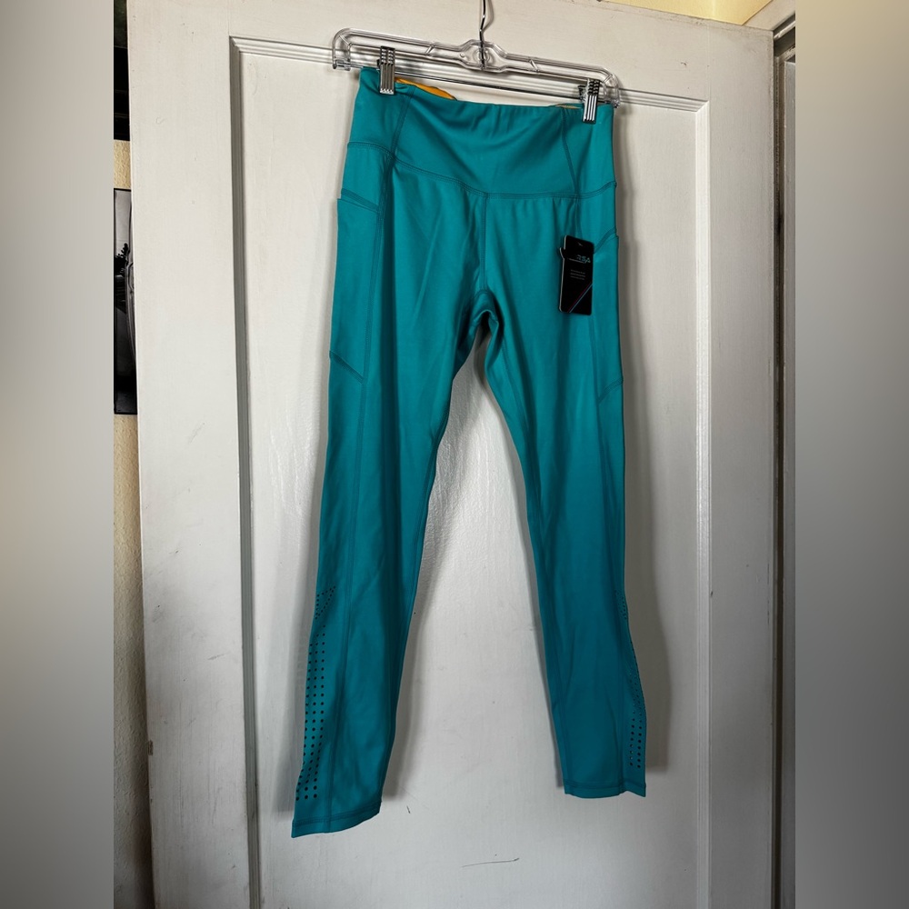 NWT Korsa Performance Tech Crop legging running walk workout gym hike 25”